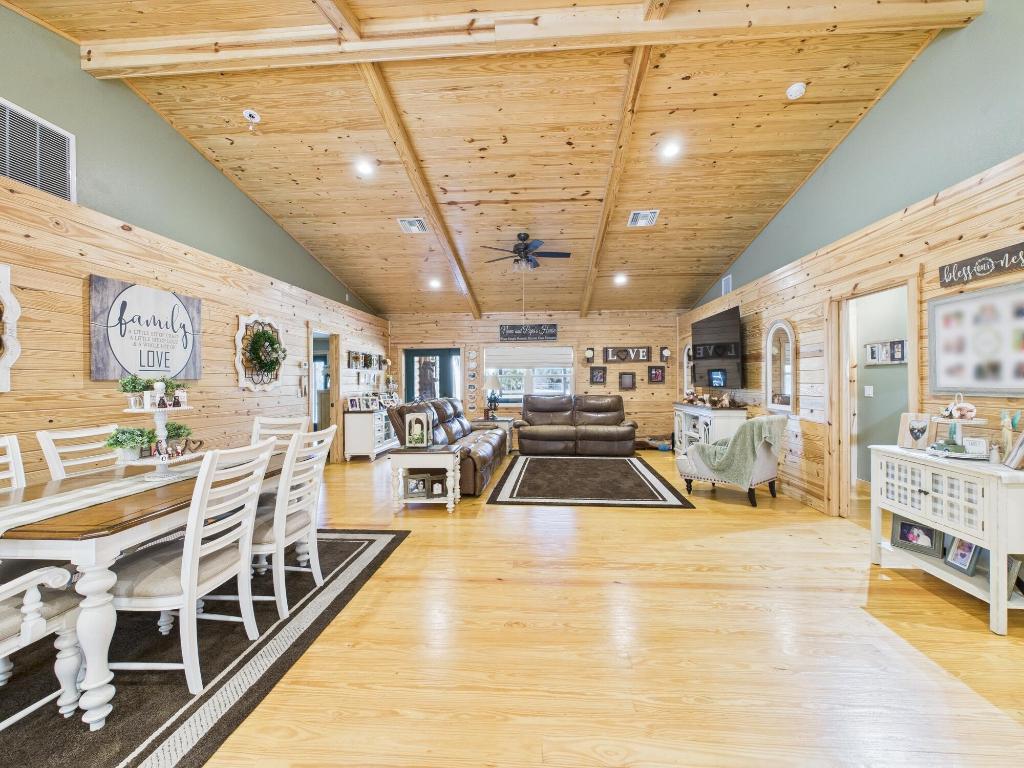 INDIAN HAMMOCK HUNT AND RIDING - Residential