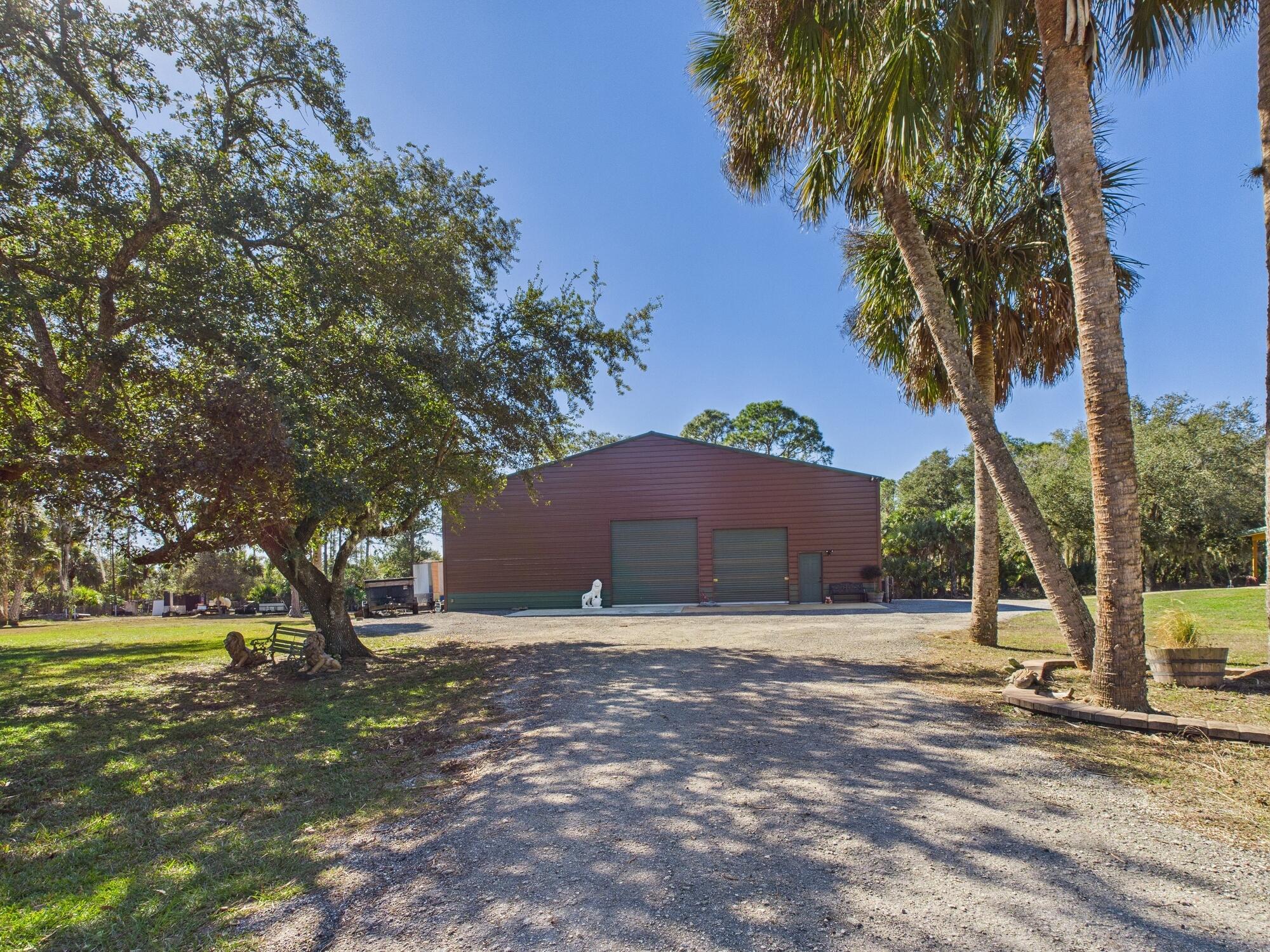 INDIAN HAMMOCK HUNT AND RIDING - Residential