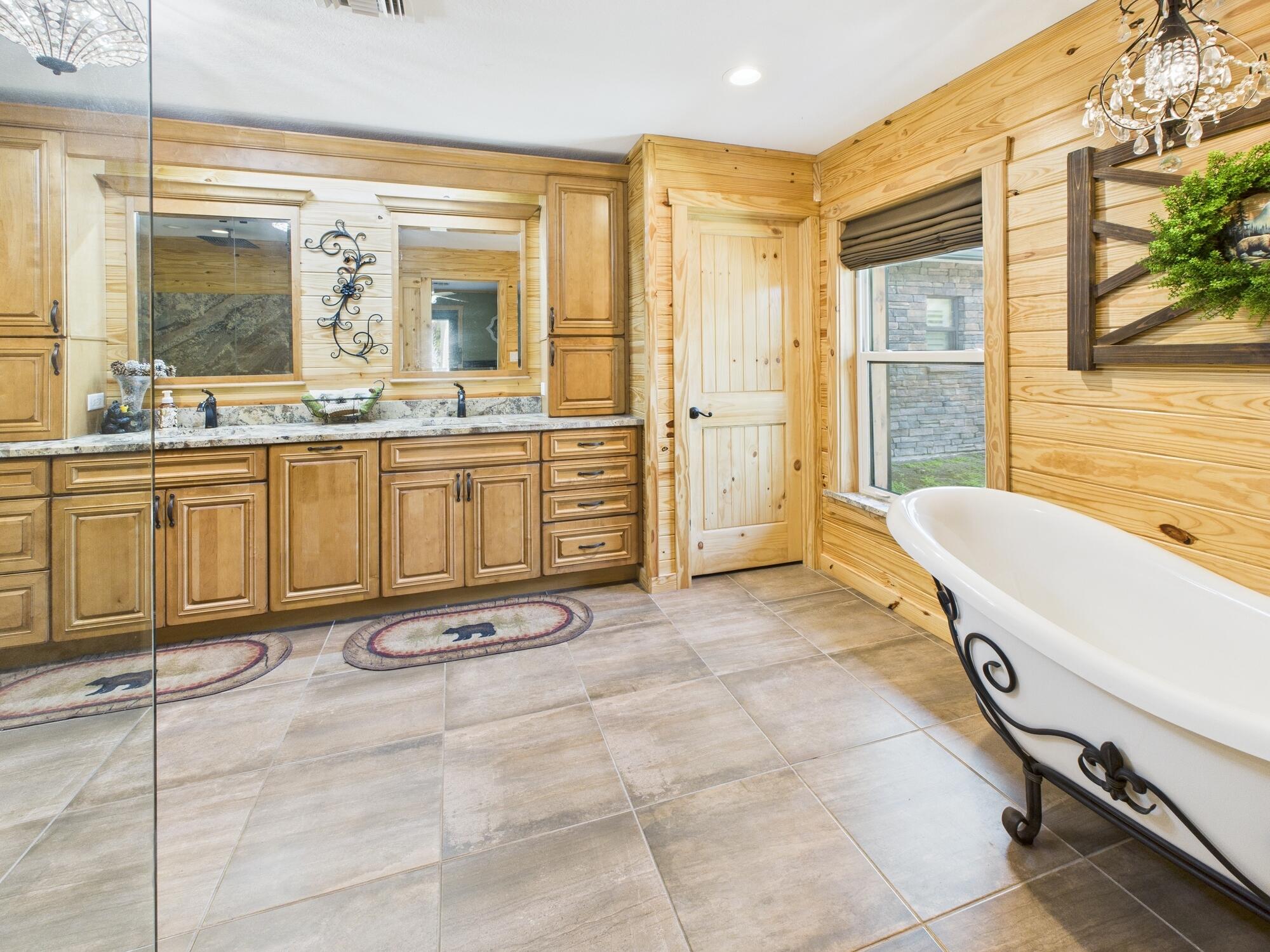 INDIAN HAMMOCK HUNT AND RIDING - Residential