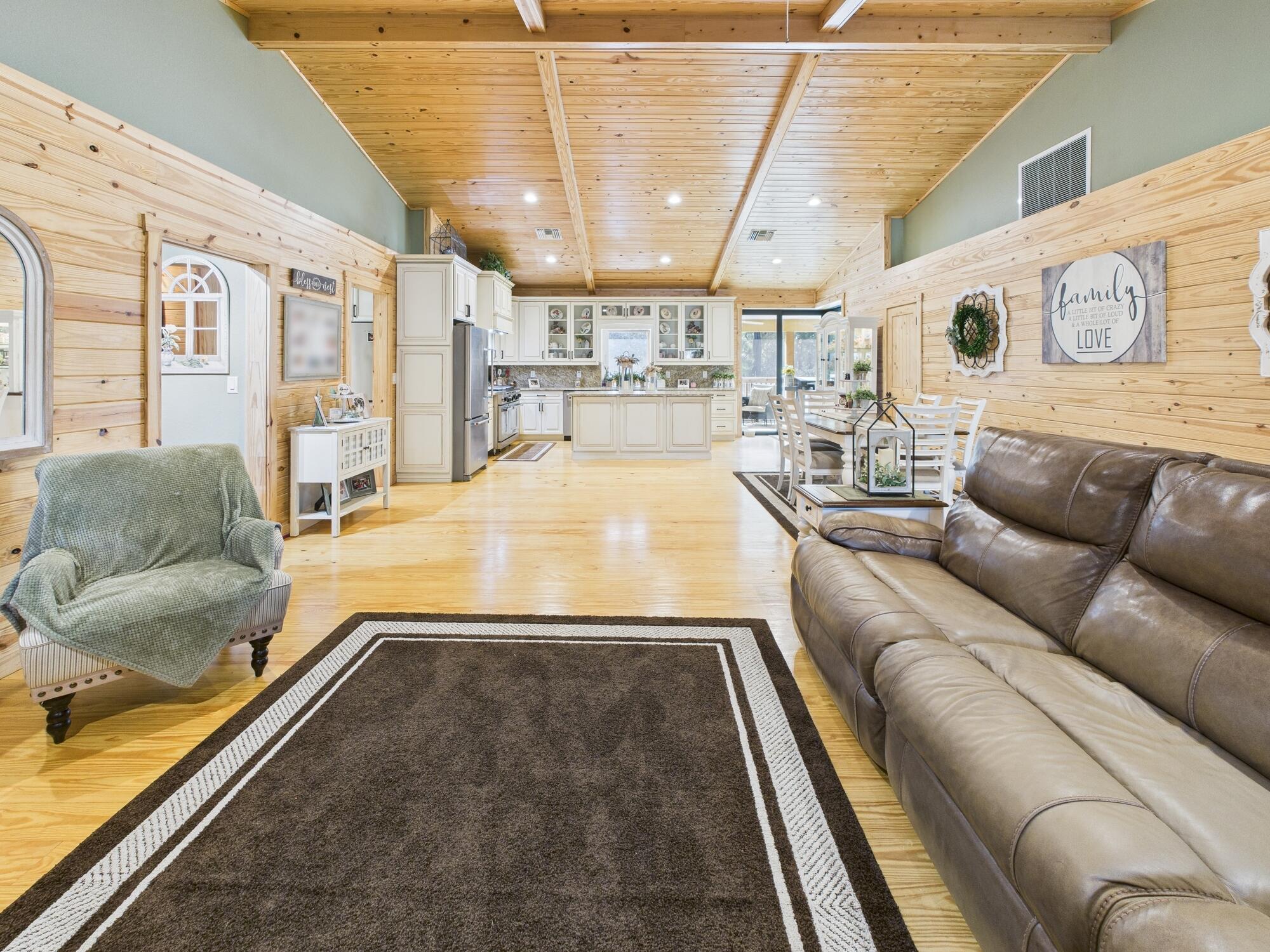 INDIAN HAMMOCK HUNT AND RIDING - Residential