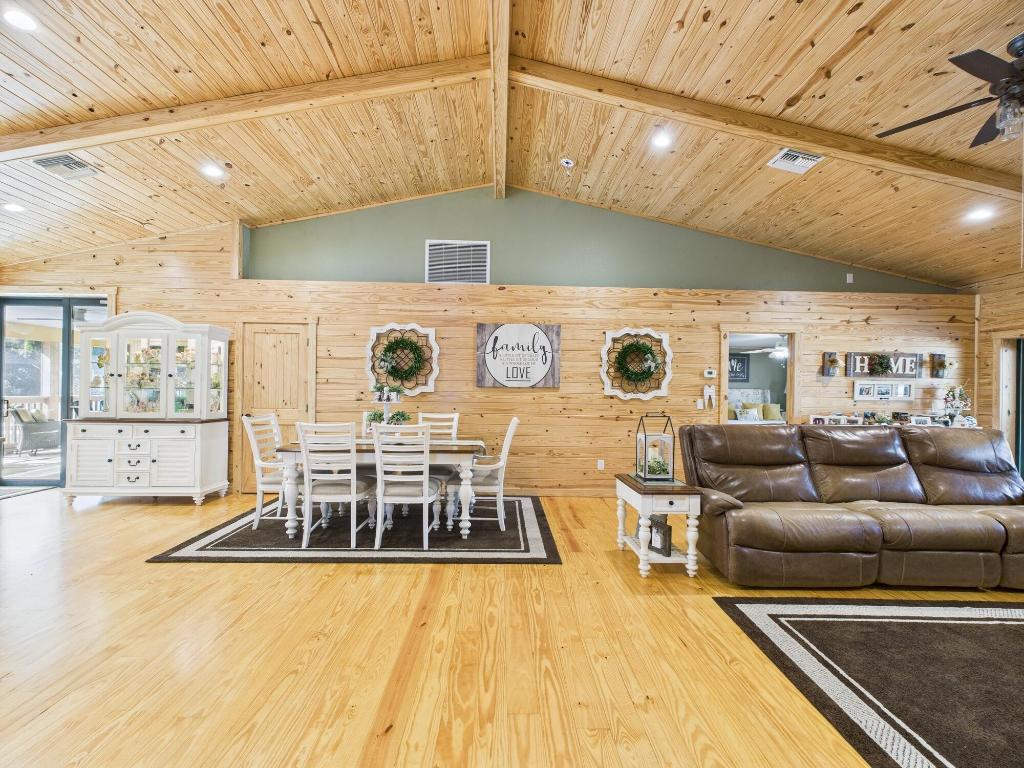 INDIAN HAMMOCK HUNT AND RIDING - Residential