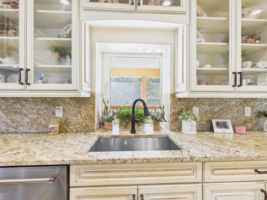 INDIAN HAMMOCK HUNT AND RIDING - Residential