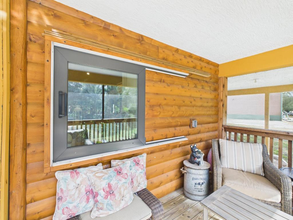 INDIAN HAMMOCK HUNT AND RIDING - Residential