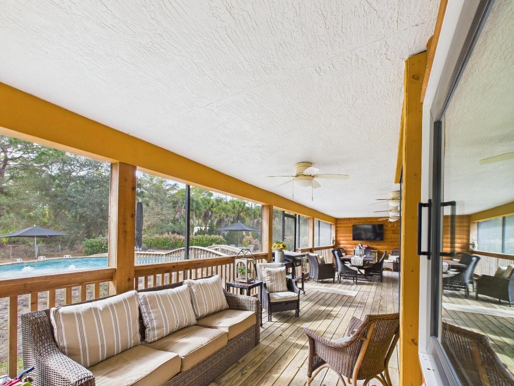 INDIAN HAMMOCK HUNT AND RIDING - Residential