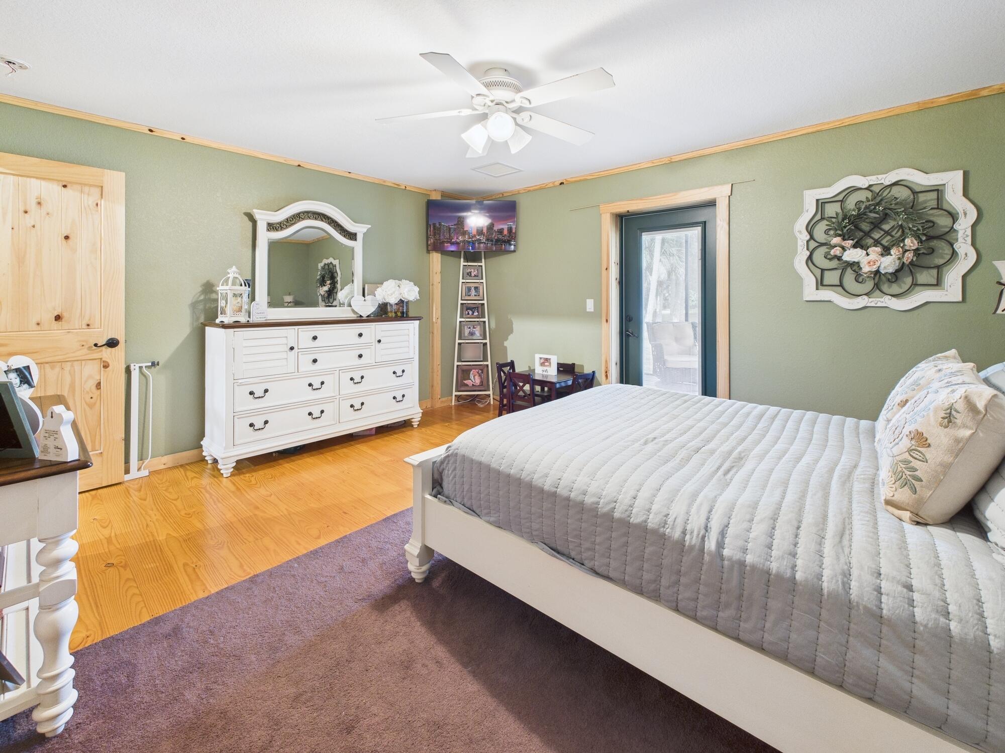 INDIAN HAMMOCK HUNT AND RIDING - Residential