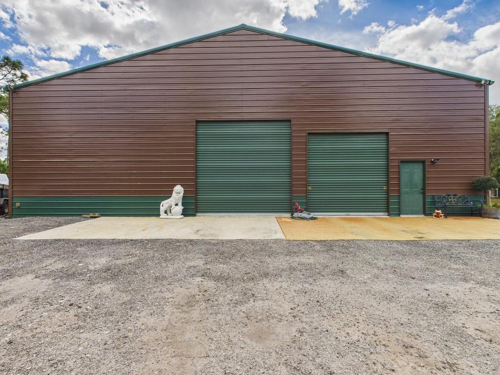 INDIAN HAMMOCK HUNT AND RIDING - Residential