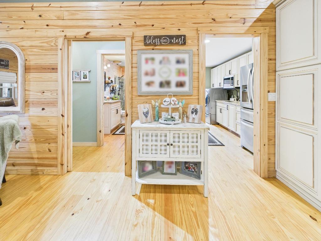 INDIAN HAMMOCK HUNT AND RIDING - Residential