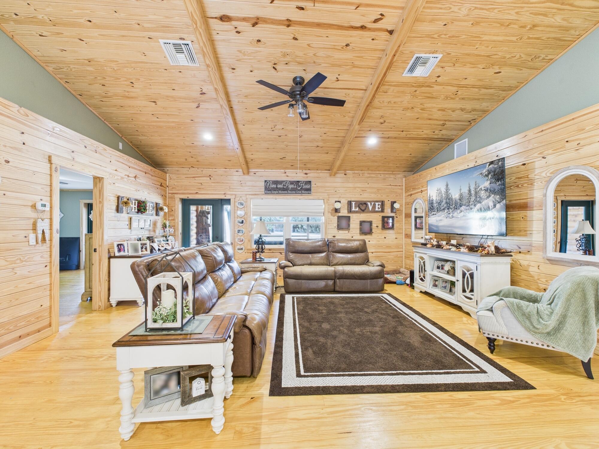 INDIAN HAMMOCK HUNT AND RIDING - Residential