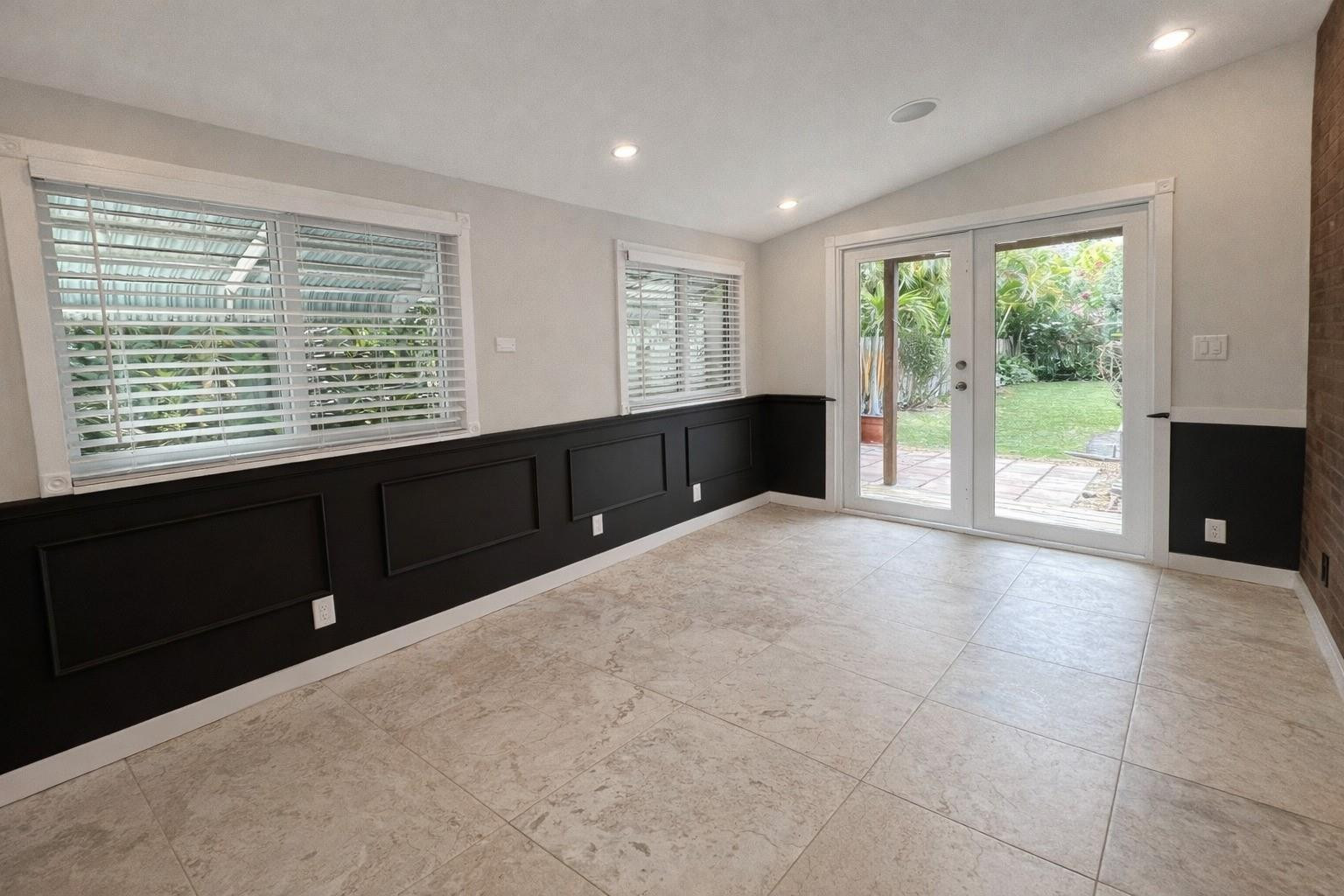 Poinsettia Heights - Residential