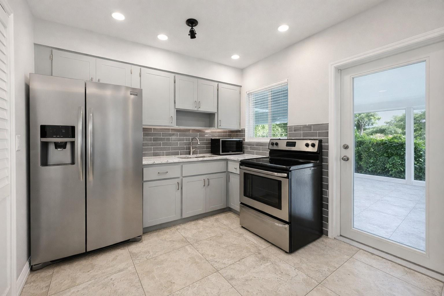 Poinsettia Heights - Residential