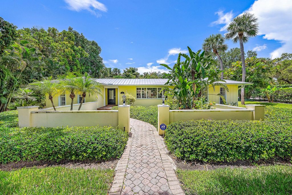 Photo of 9 Mandalay Road, Sewalls Point, FL 34996 (MLS # R10905852)
