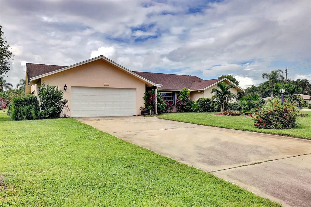 Photo of 2002 SE Pyramid Road, Port Saint Lucie, FL 34952 (MLS # R10747624)