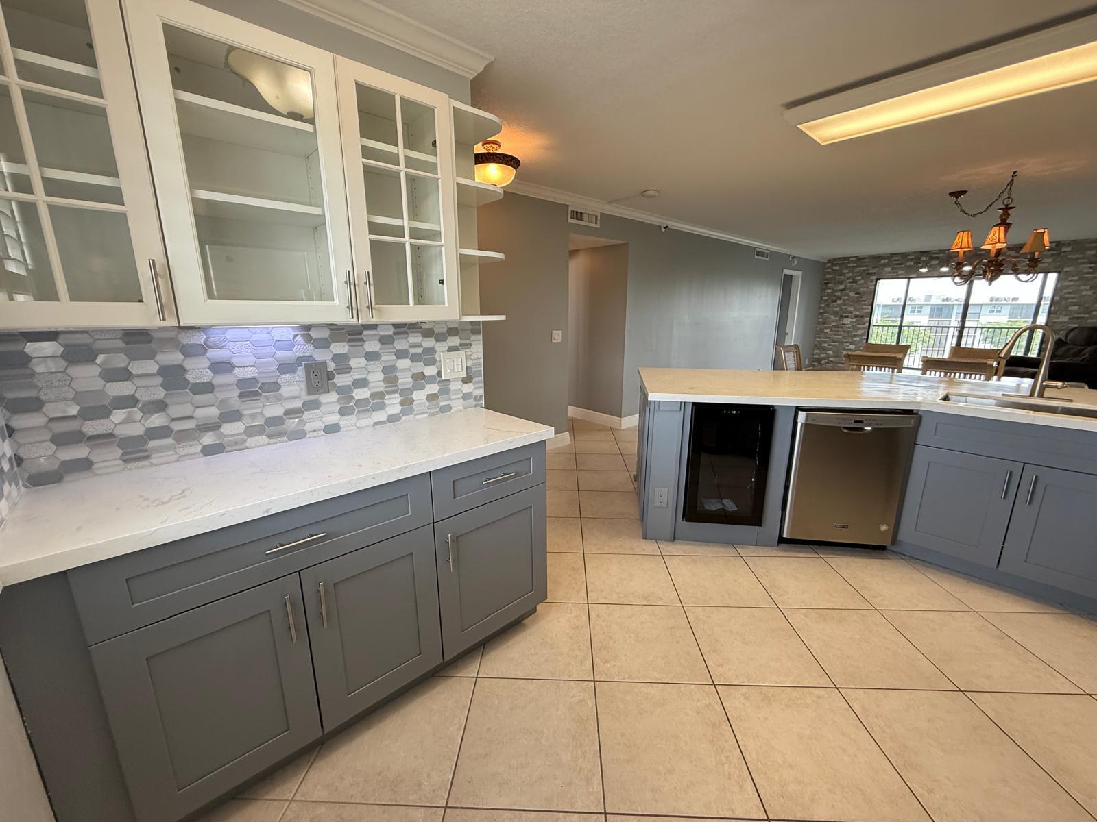 2215 CYPRESS ISLAND Drive 505