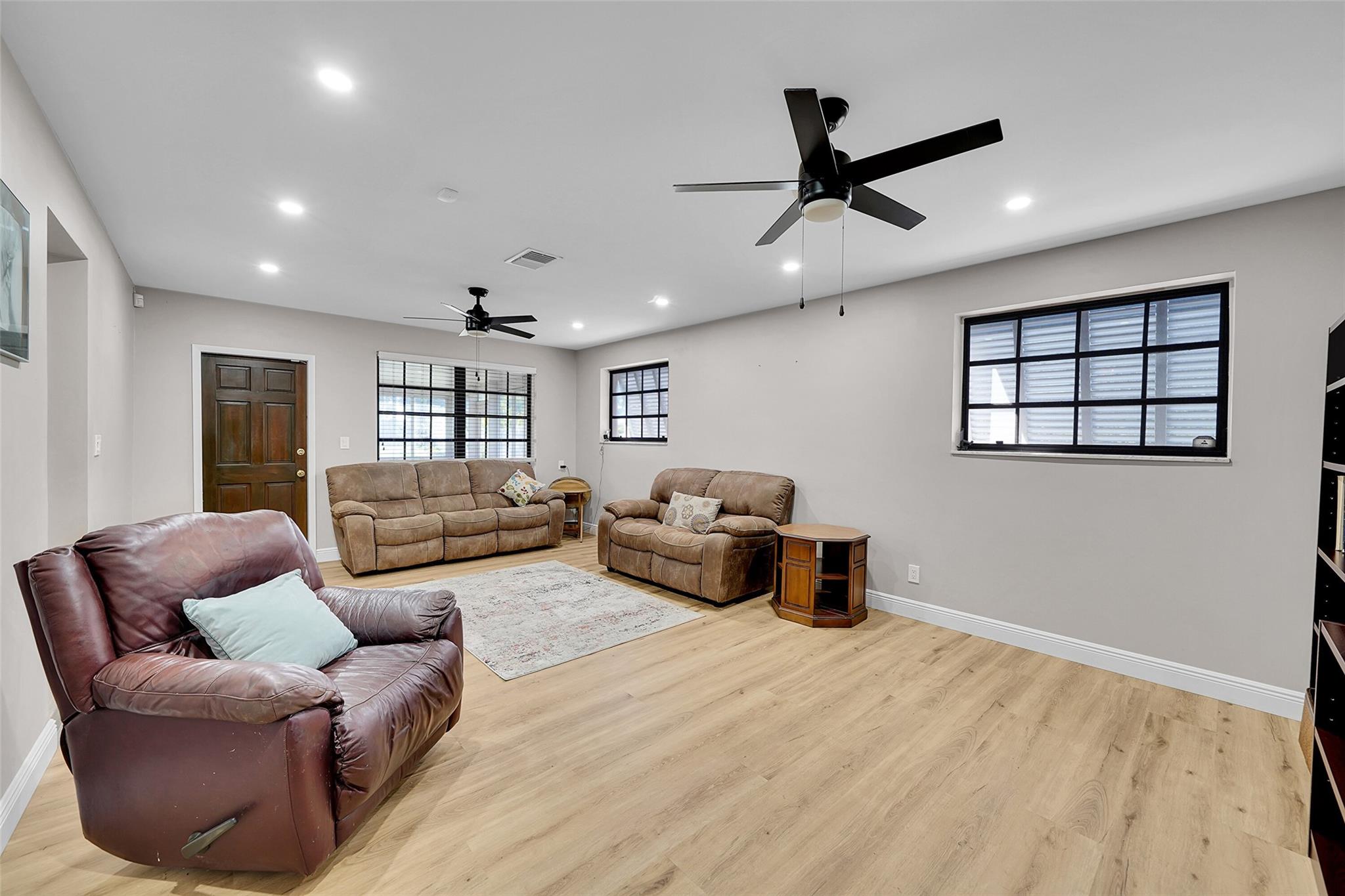 Dalton View 28-29 B - Residential