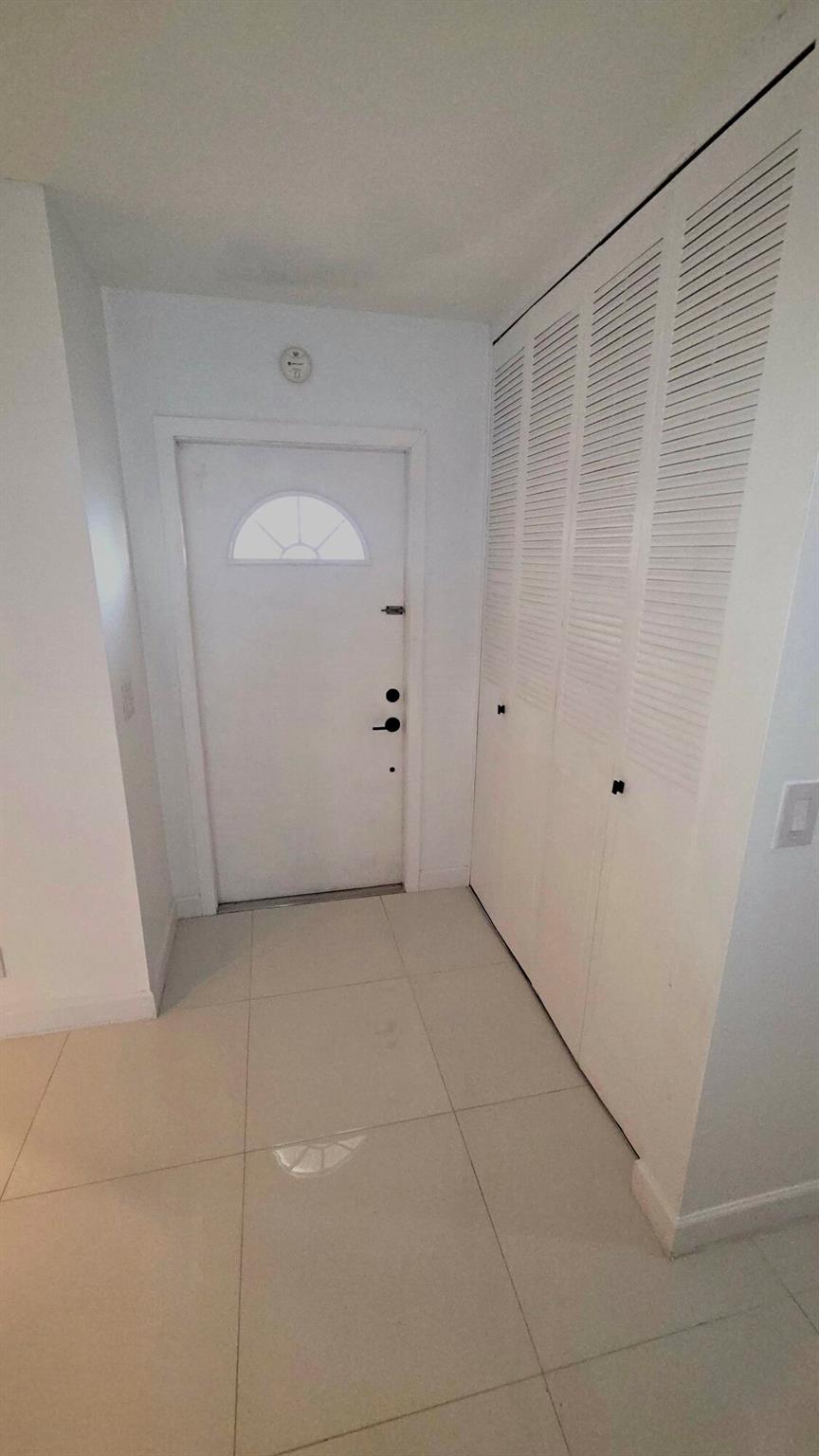 CRESTHAVEN VILLAS CONDO 2 - Residential