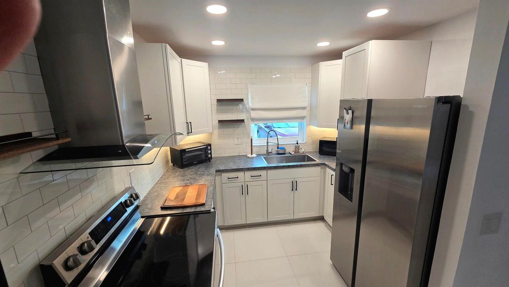 Photo of 2568 Dudley Drive E #G, West Palm Beach, FL 33415 (MLS # R11133386)