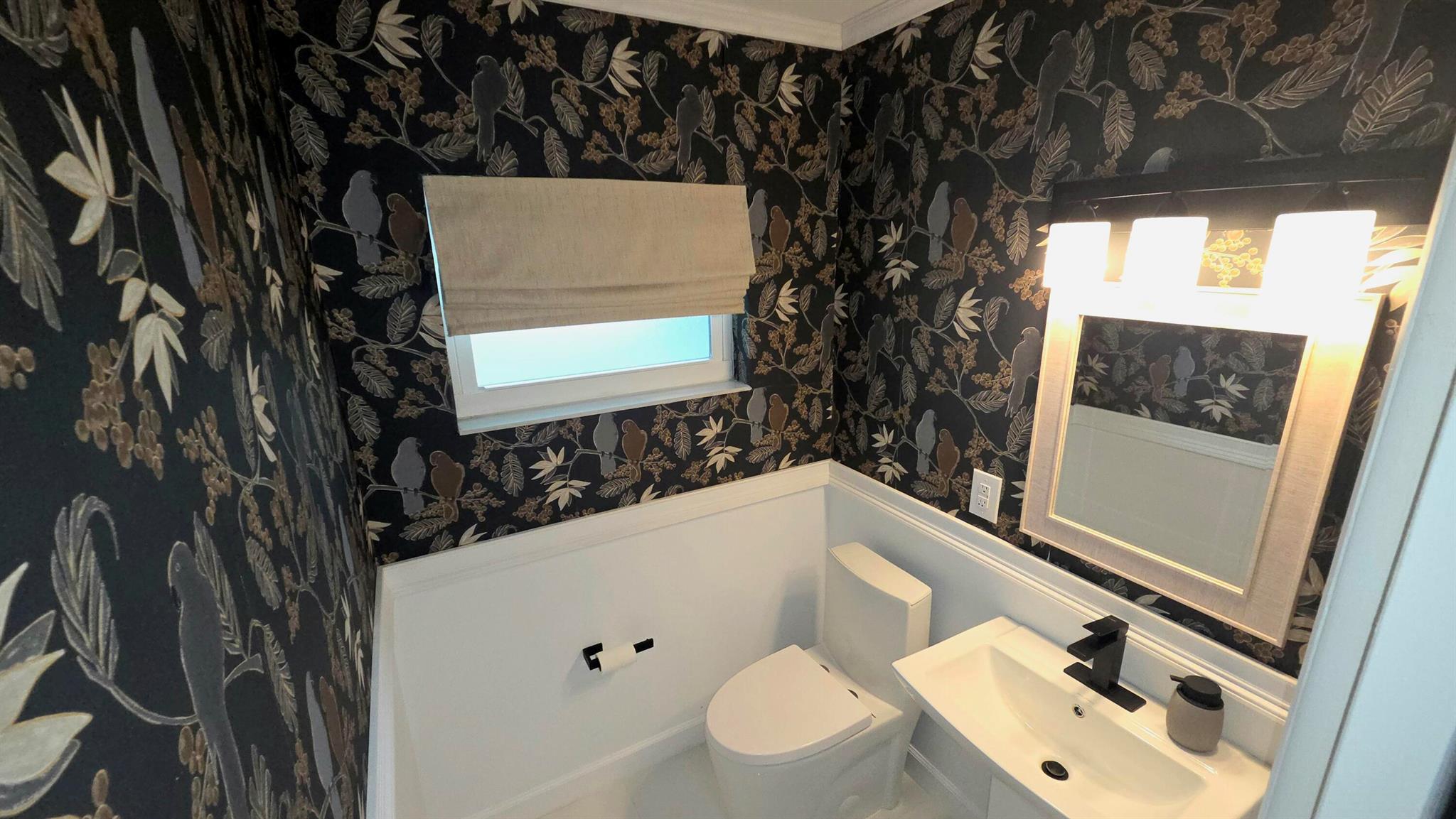 CRESTHAVEN VILLAS CONDO 2 - Residential