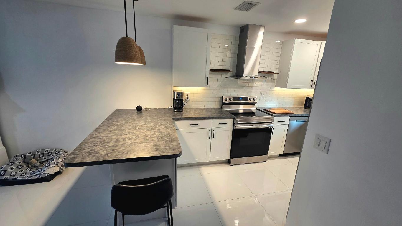 2568 Dudley Drive E G