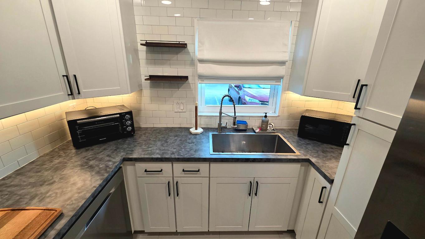 2568 Dudley Drive E G