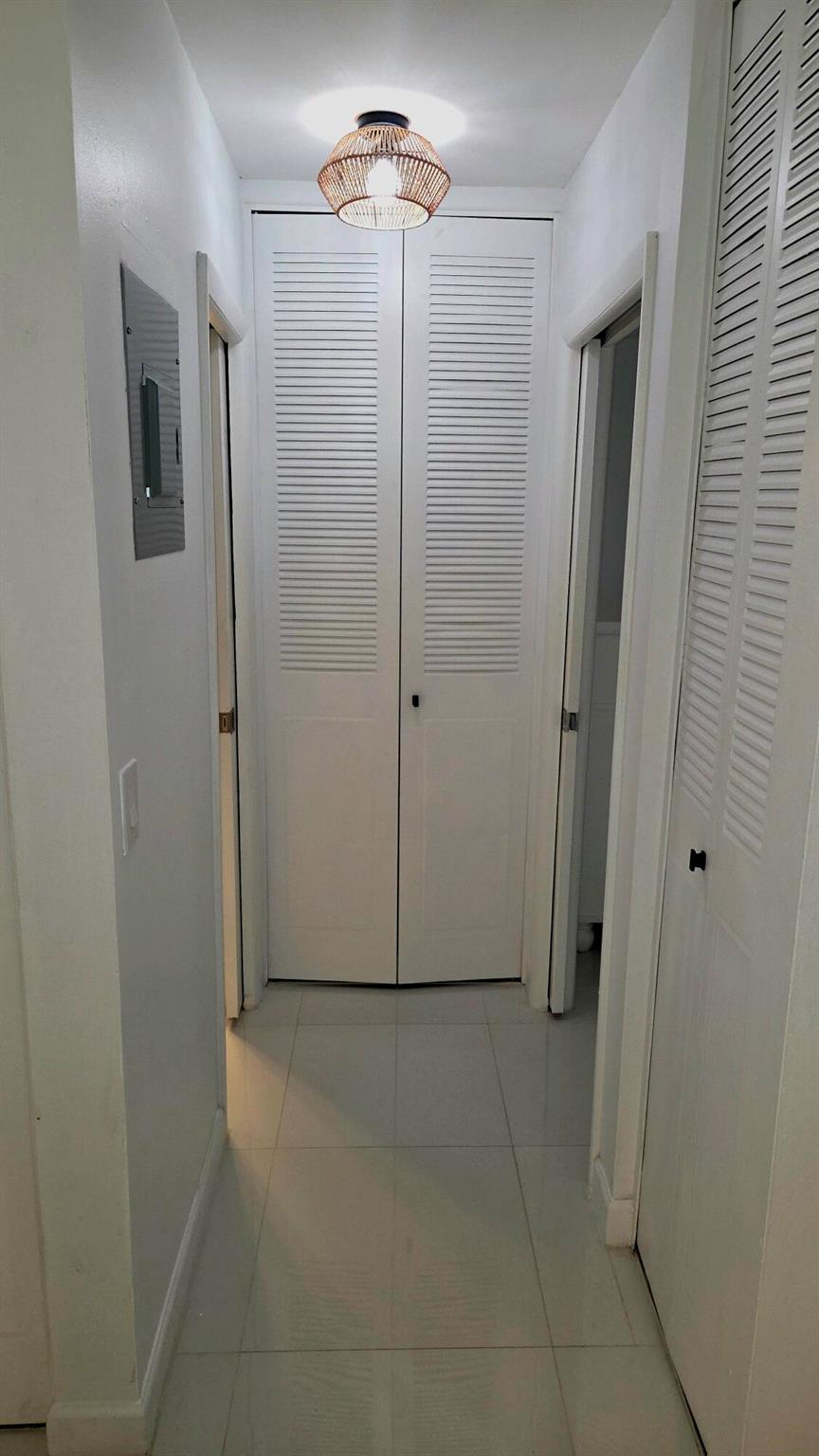 CRESTHAVEN VILLAS CONDO 2 - Residential