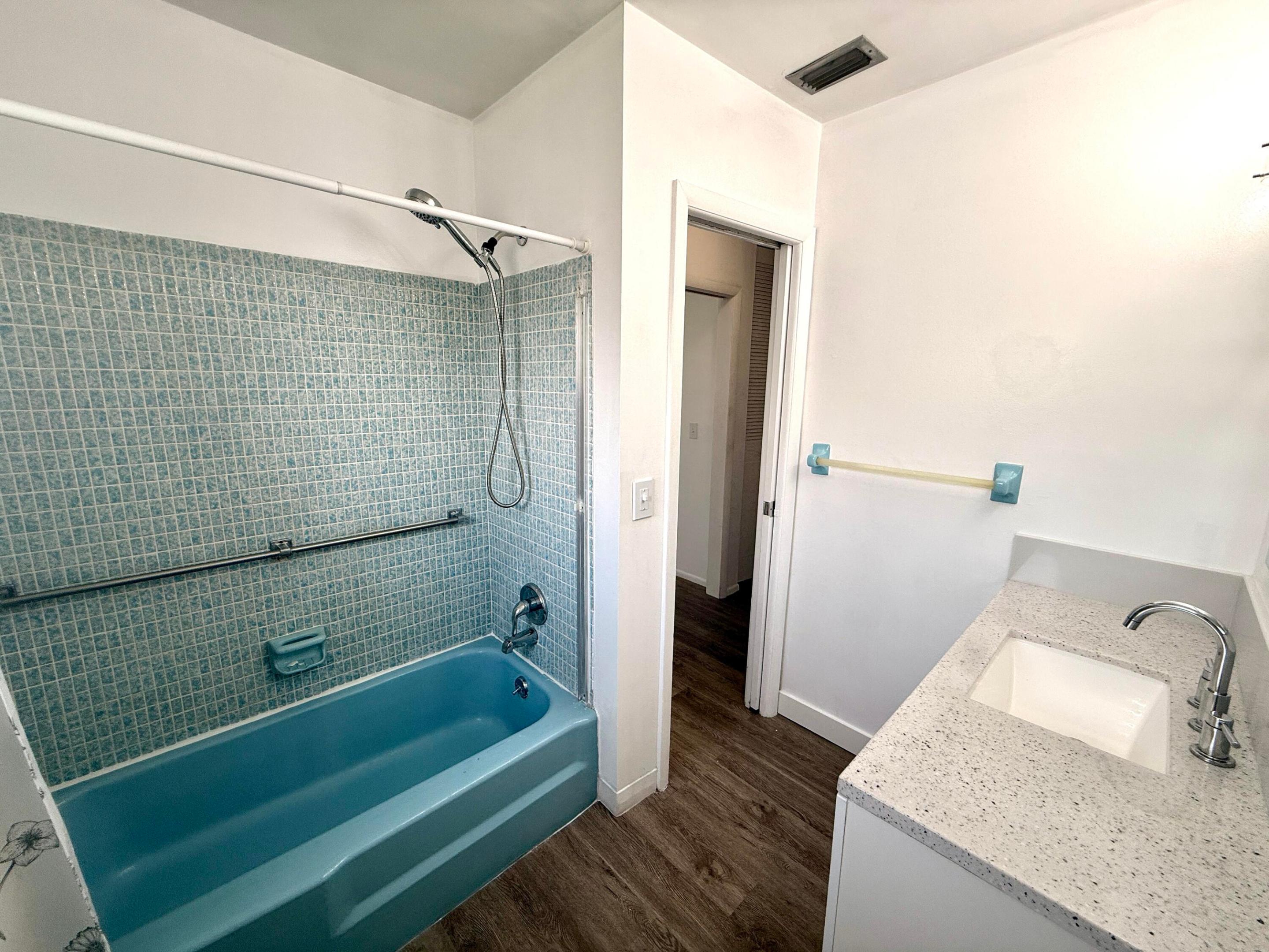 CRESTHAVEN VILLAS 14 CONDO - Residential Lease