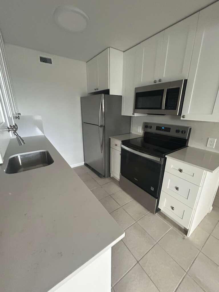 4119 Newport U, Deerfield Beach, FL, 33442/$119,000 2 4119 Newport U