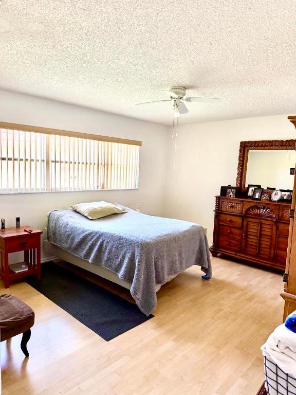 5730 E Fernley Drive 11