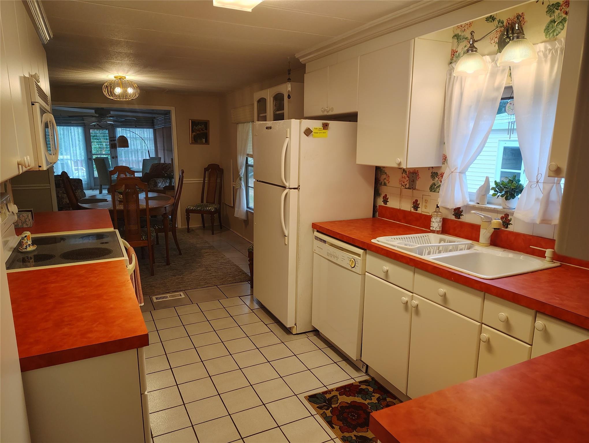 Spanish Lakes Golf Village - Residential Lease