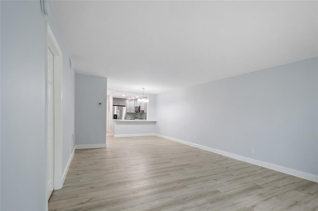 2731 NE 14th Street Cswy 232