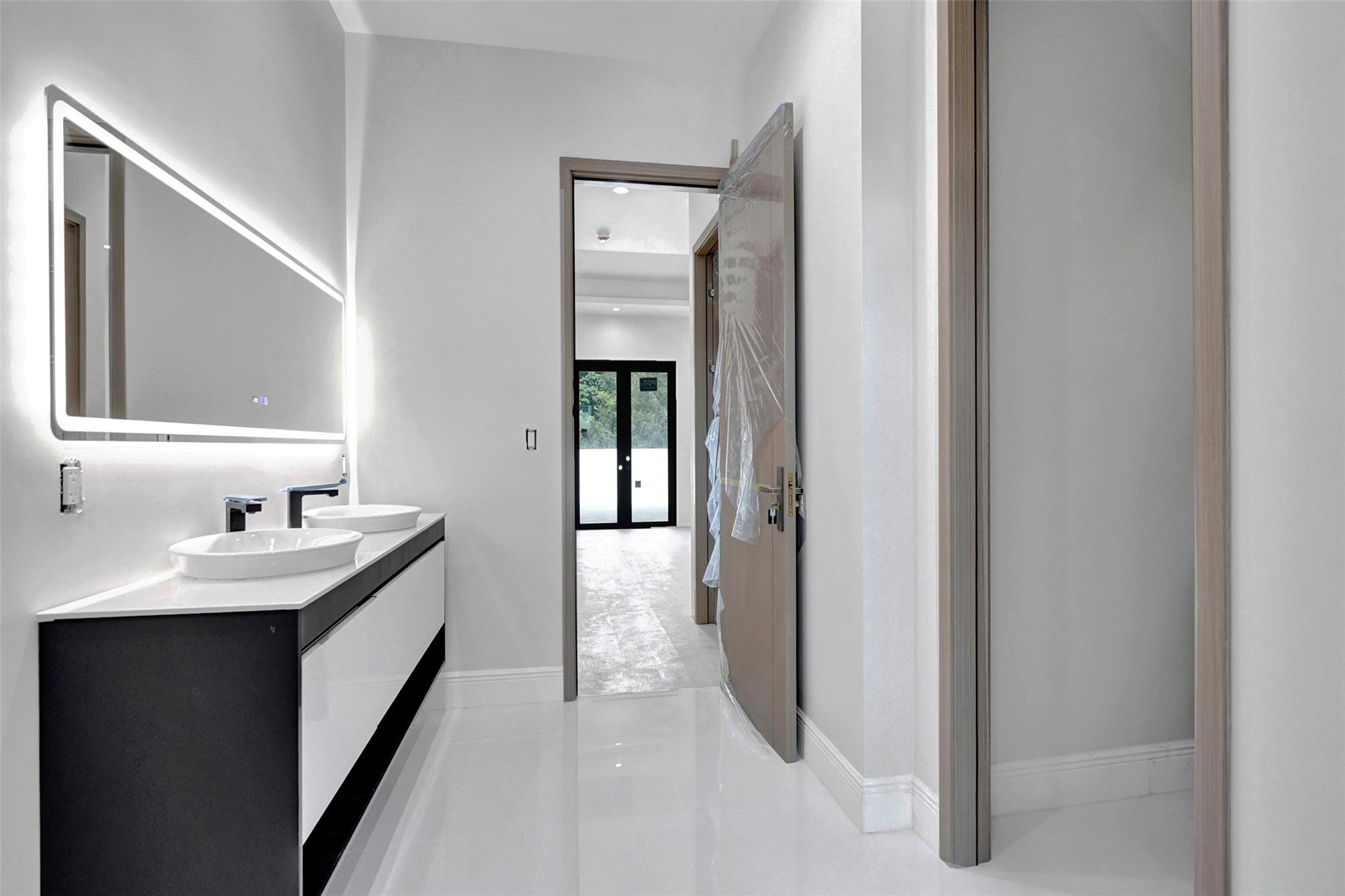 Jaczynski 95-32 B - Residential