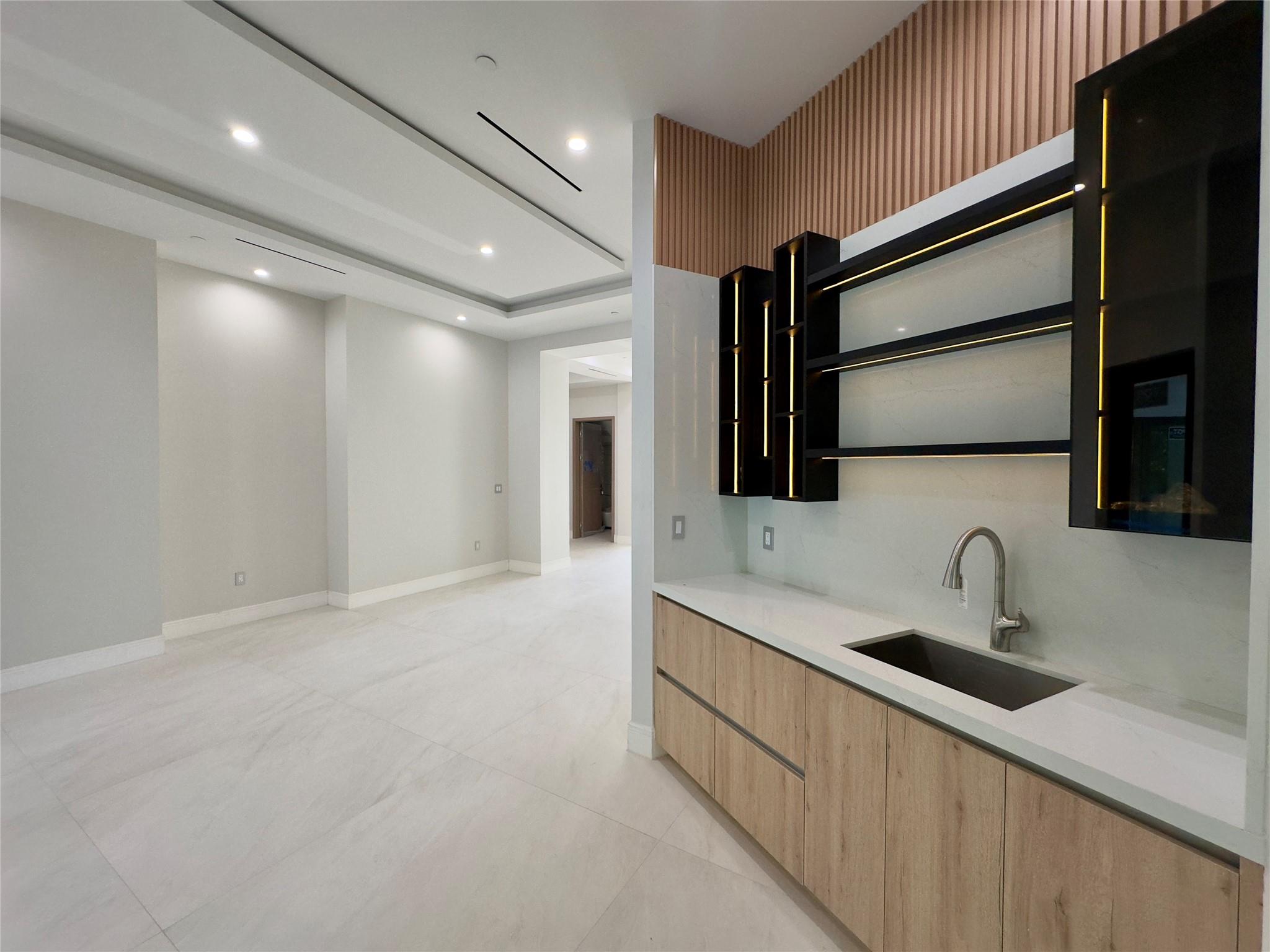 Jaczynski 95-32 B - Residential