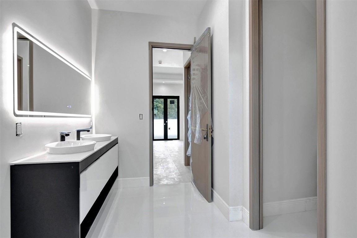 Jaczynski 95-32 B - Residential