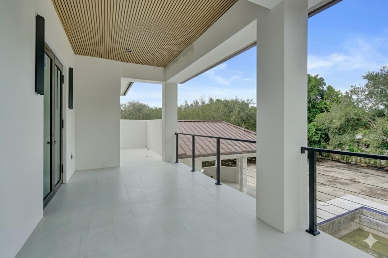 Jaczynski 95-32 B - Residential