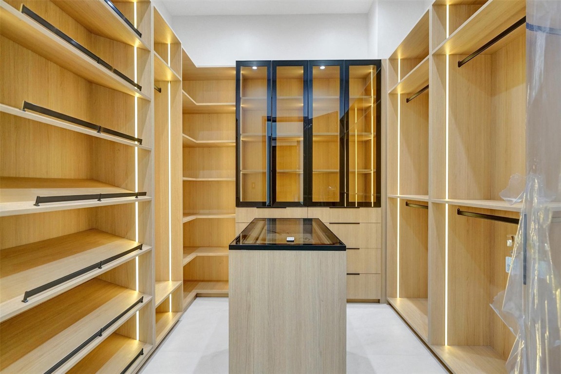 Jaczynski 95-32 B - Residential