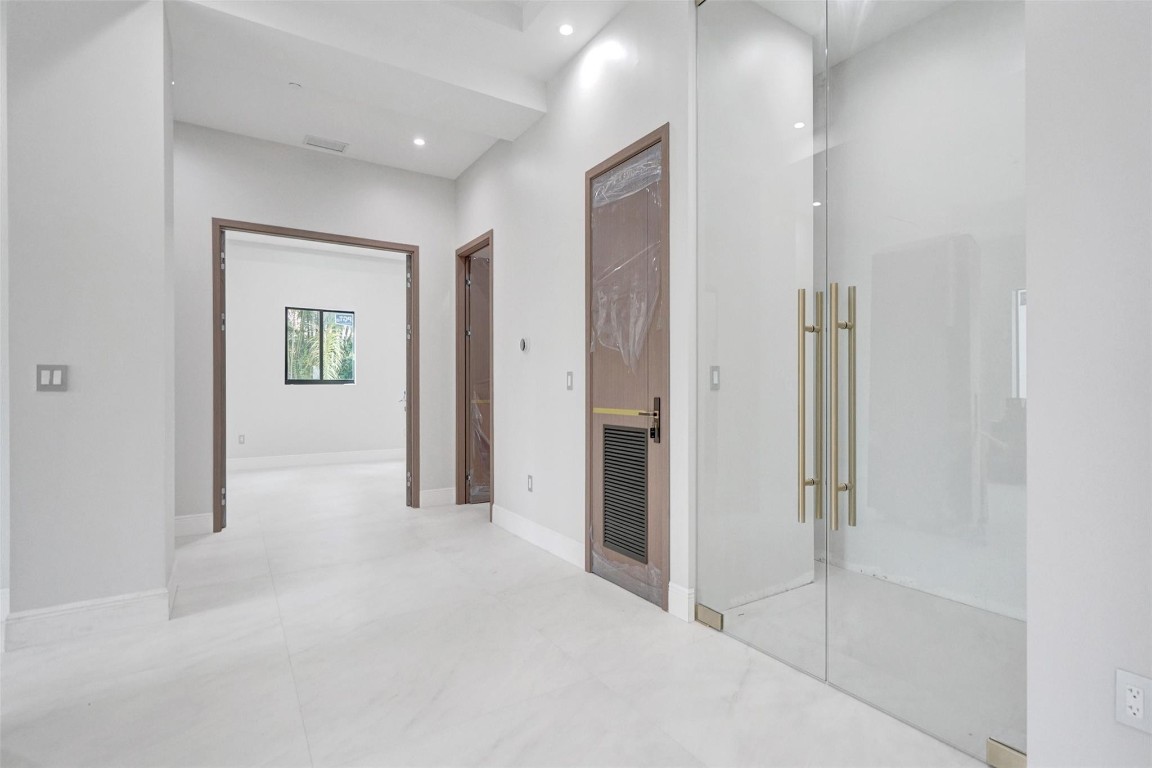 Jaczynski 95-32 B - Residential