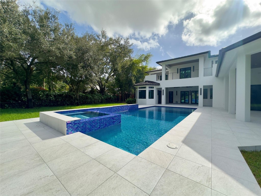 Jaczynski 95-32 B - Residential