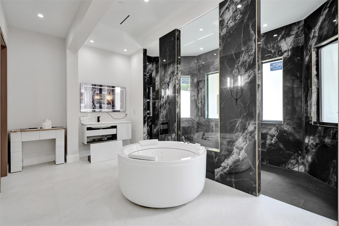 Jaczynski 95-32 B - Residential