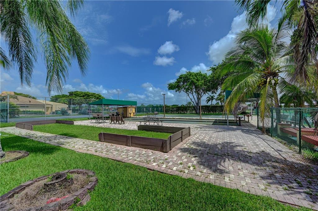 Royal Park Gardens - Residential