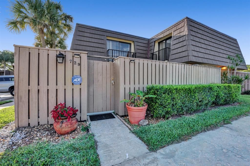 Photo of 729 7th Court, Palm Beach Gardens, FL 33410 (MLS # R10782664)