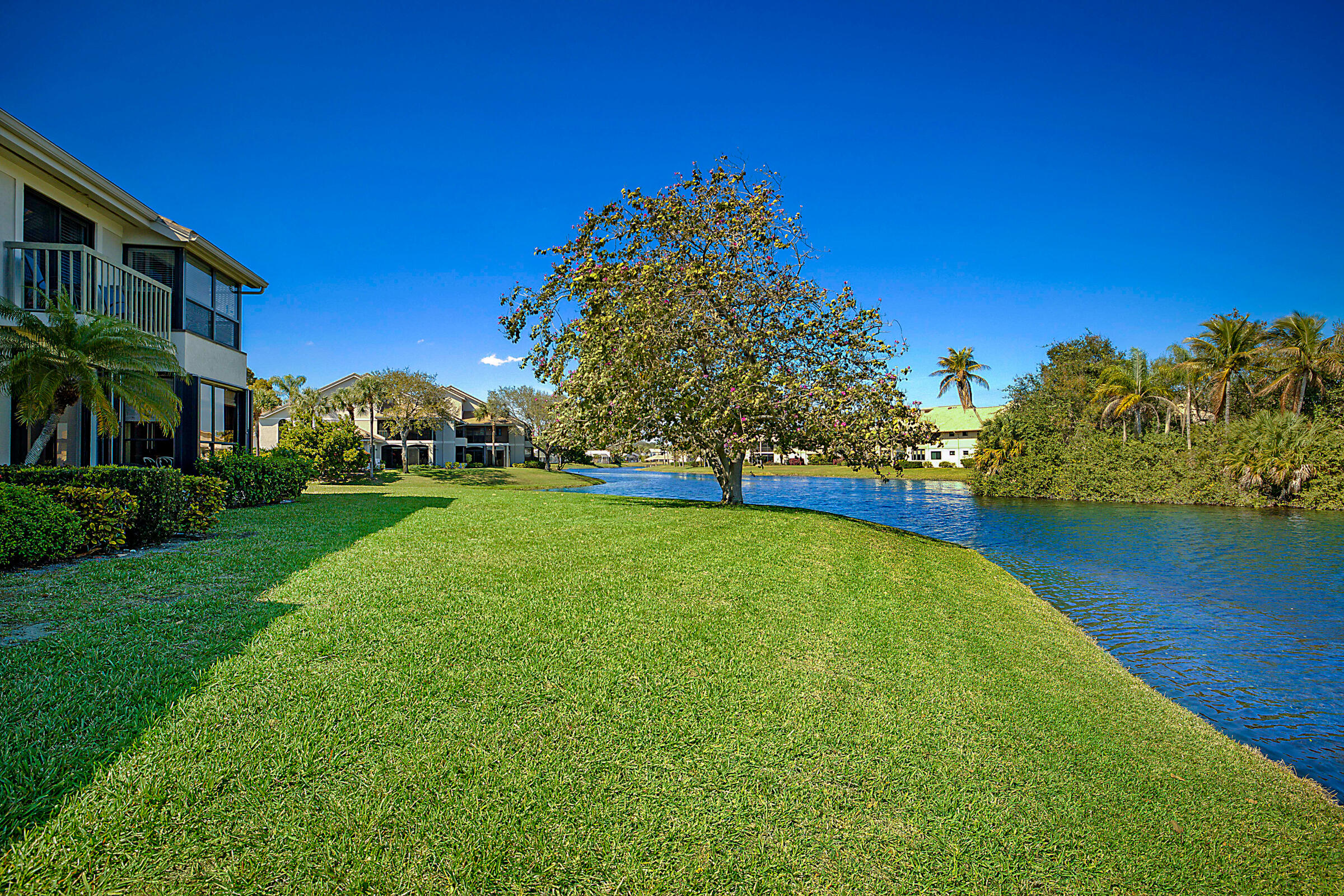 WEST BAY AT JONATHANS LANDING CONDO - Residential