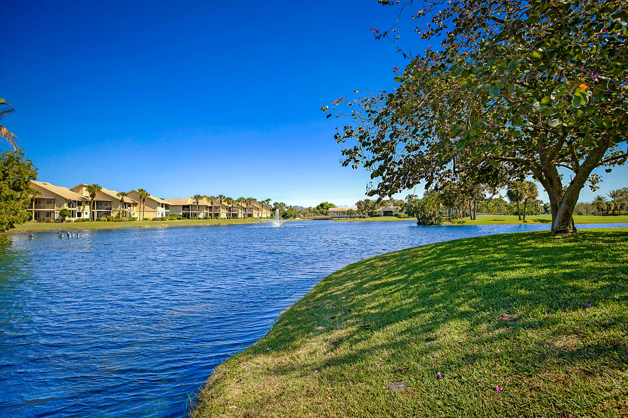 WEST BAY AT JONATHANS LANDING CONDO - Residential
