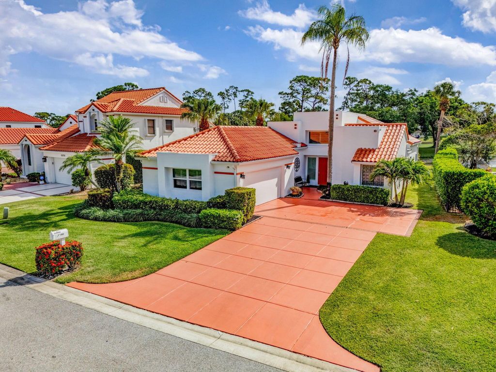 Photo of 13162 Touchstone Place, Palm Beach Gardens, FL 33418 (MLS # R11090652)