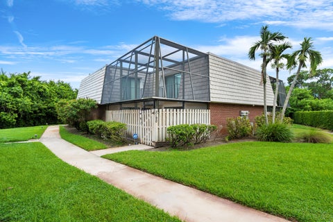 Photo of 3190 SE BROOK Street, Stuart, FL 34997 (MLS # B26076268)