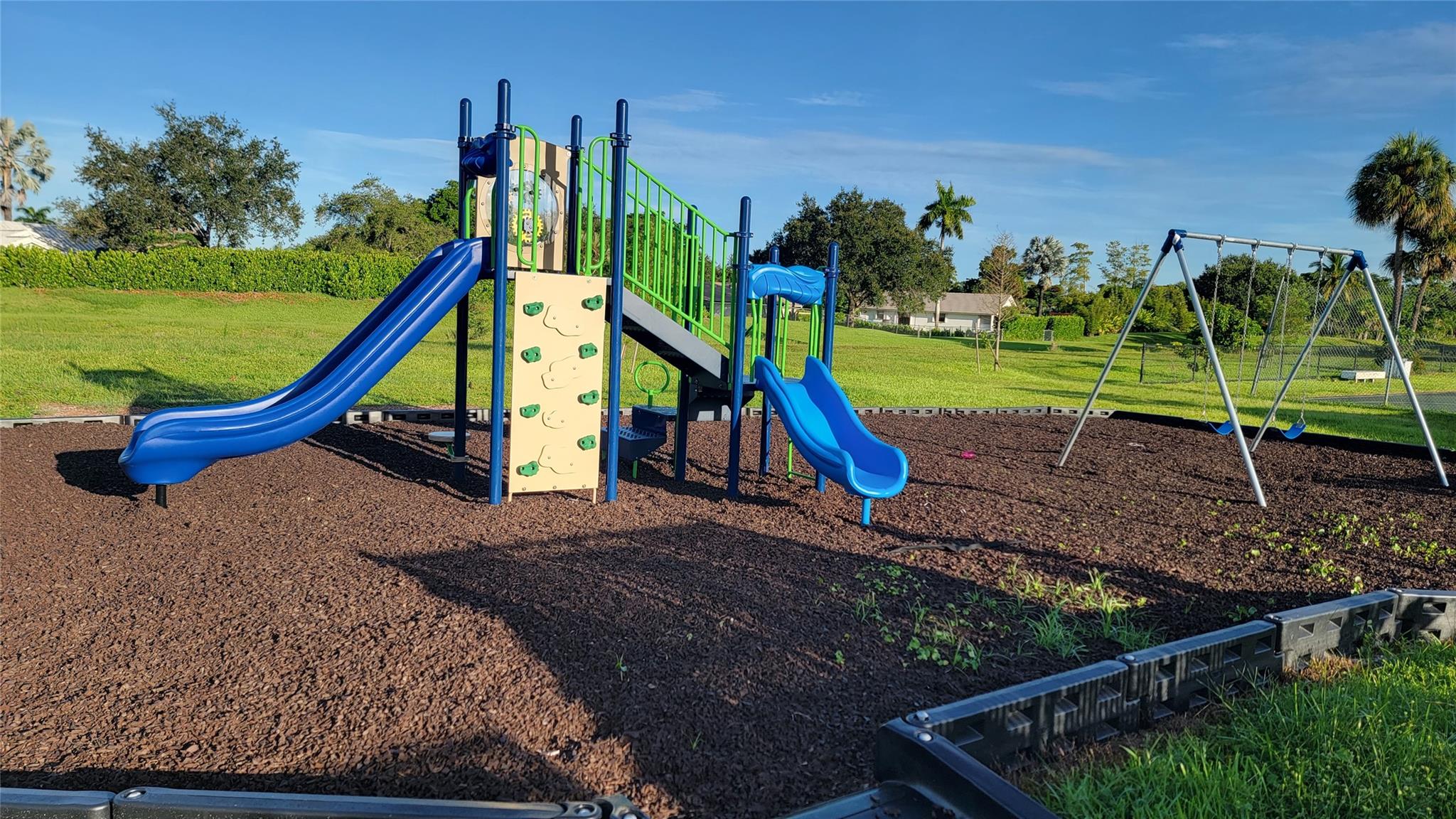 TOWNHOMES OF ORIOLE - Residential