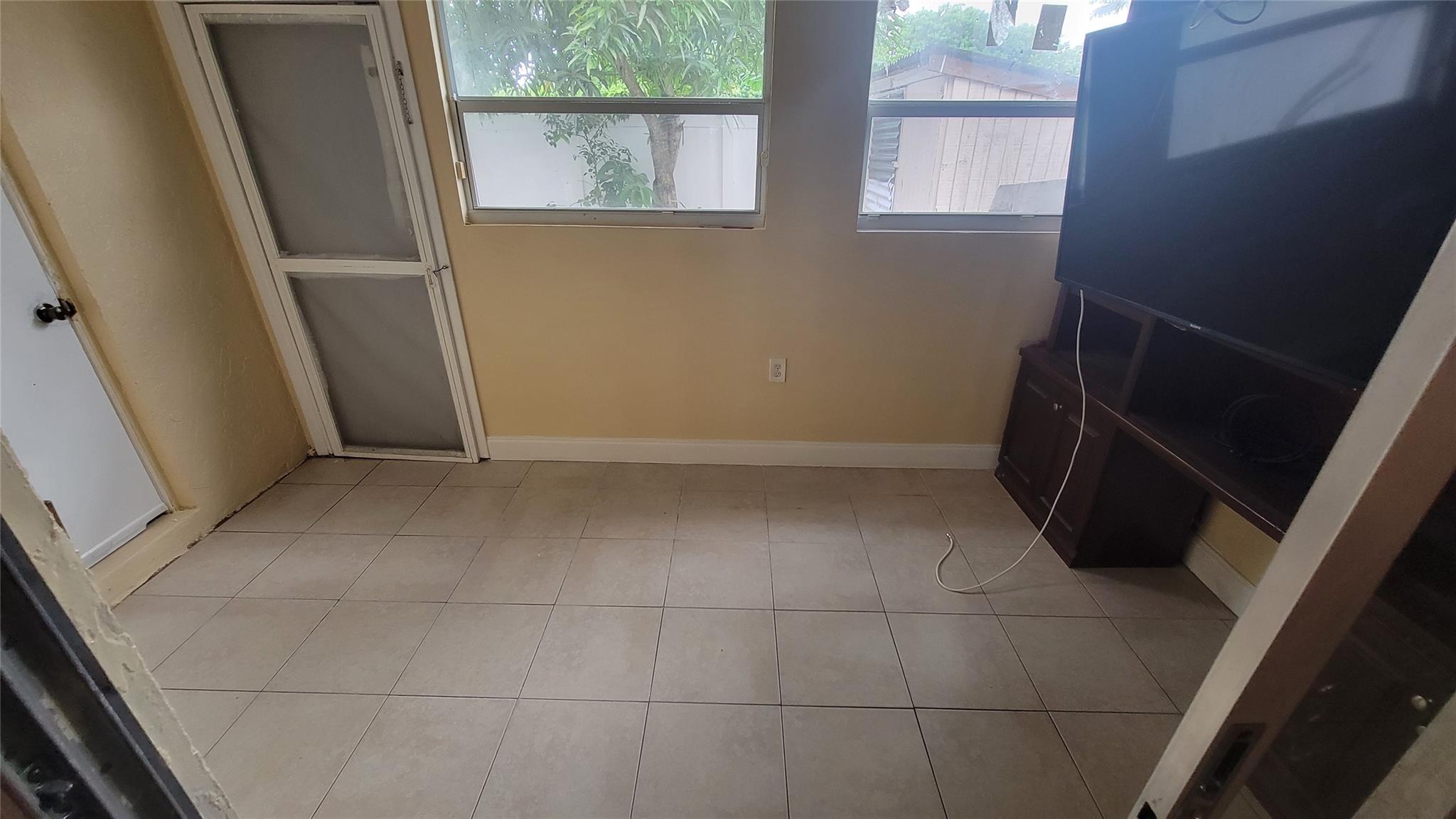 TOWNHOMES OF ORIOLE - Residential