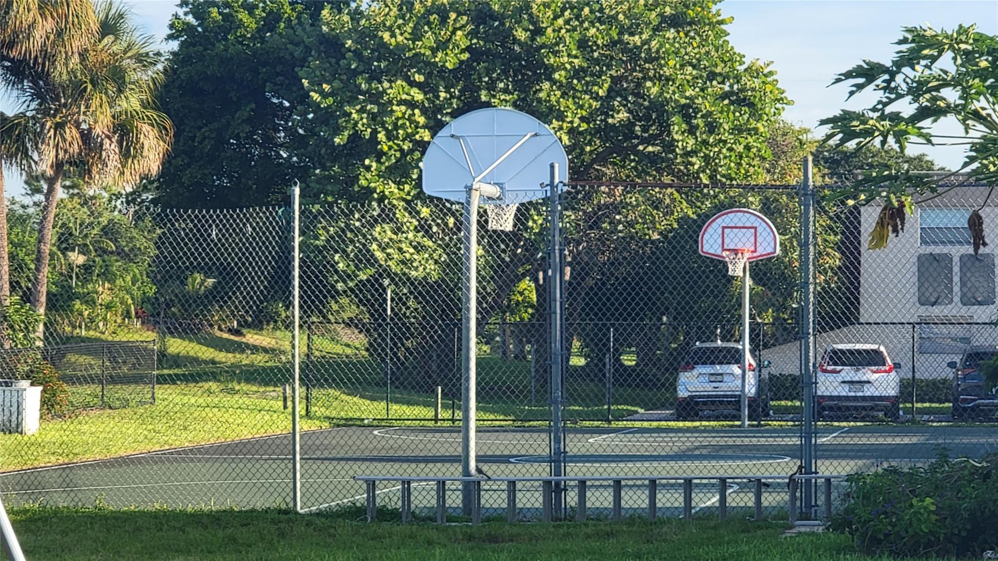 TOWNHOMES OF ORIOLE - Residential