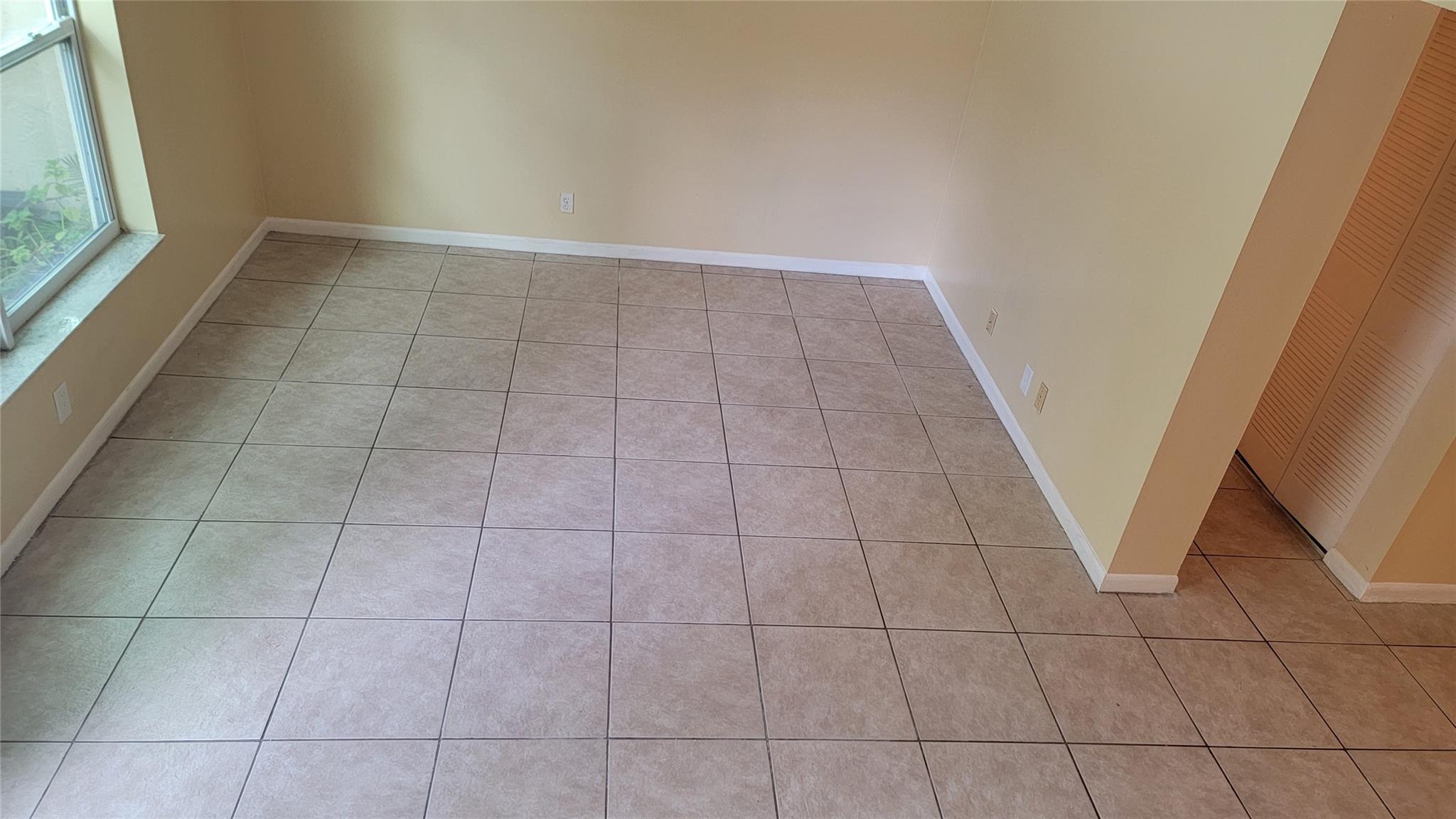 TOWNHOMES OF ORIOLE - Residential