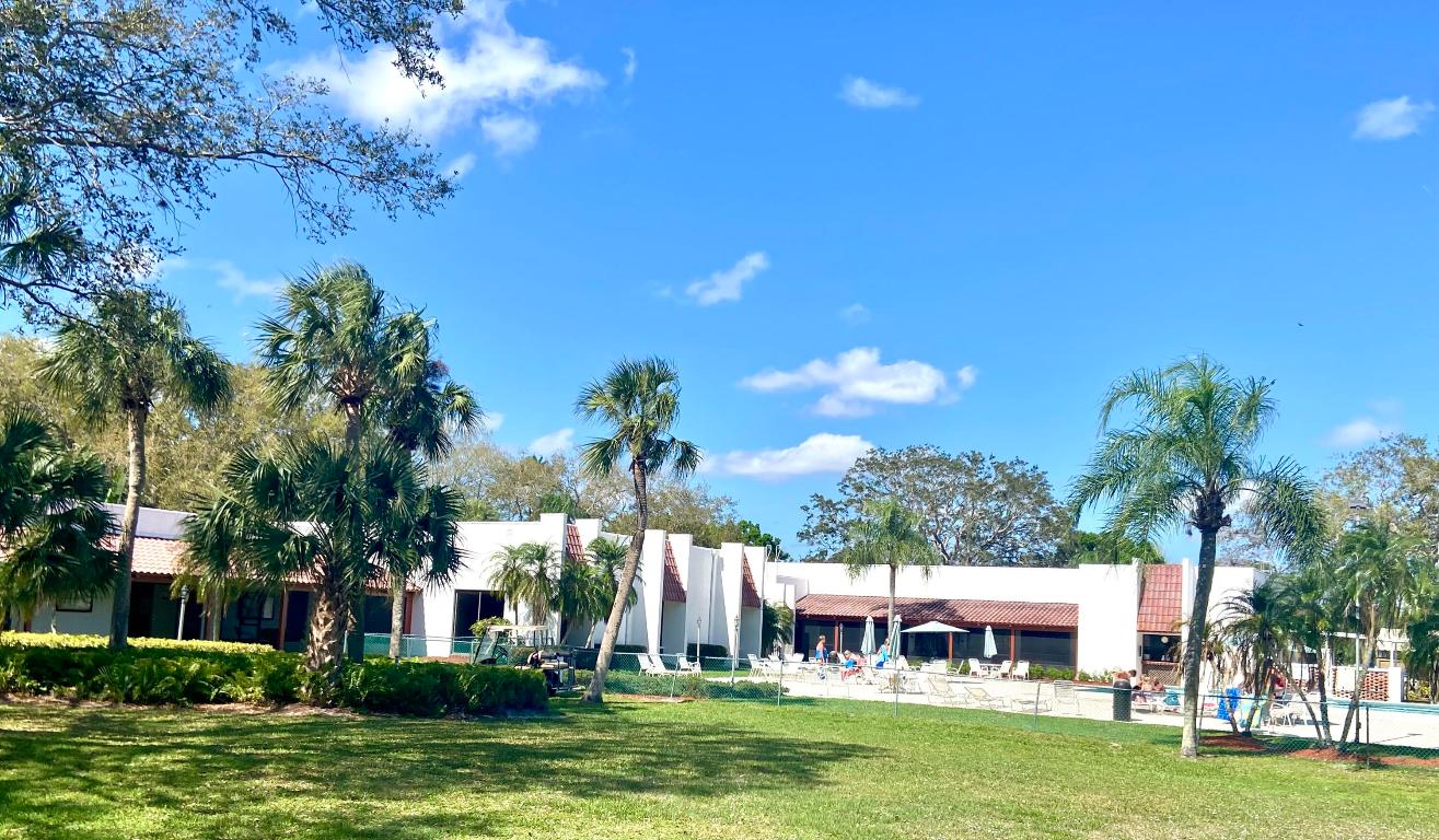 Spanish lakes - Residential