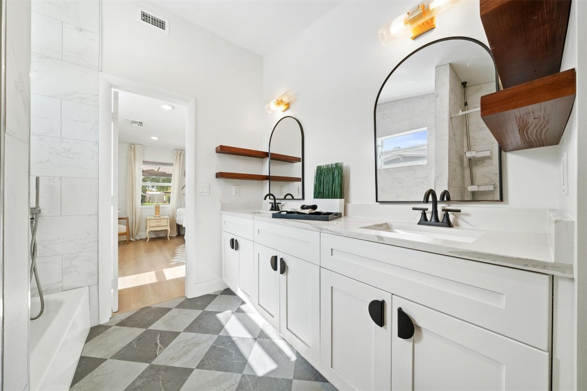 LAUDERDALE ISLES NO 2-BLK 7 - Residential