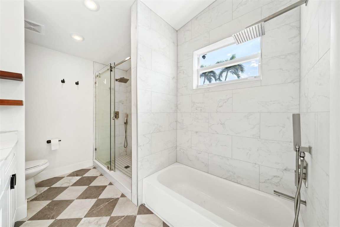 LAUDERDALE ISLES NO 2-BLK 7 - Residential